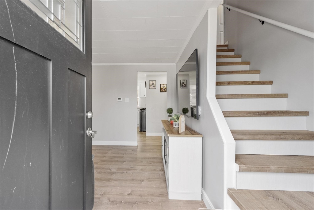 1430 Mammoth Road Dracut, MA 01826 - Photo 10 of 41