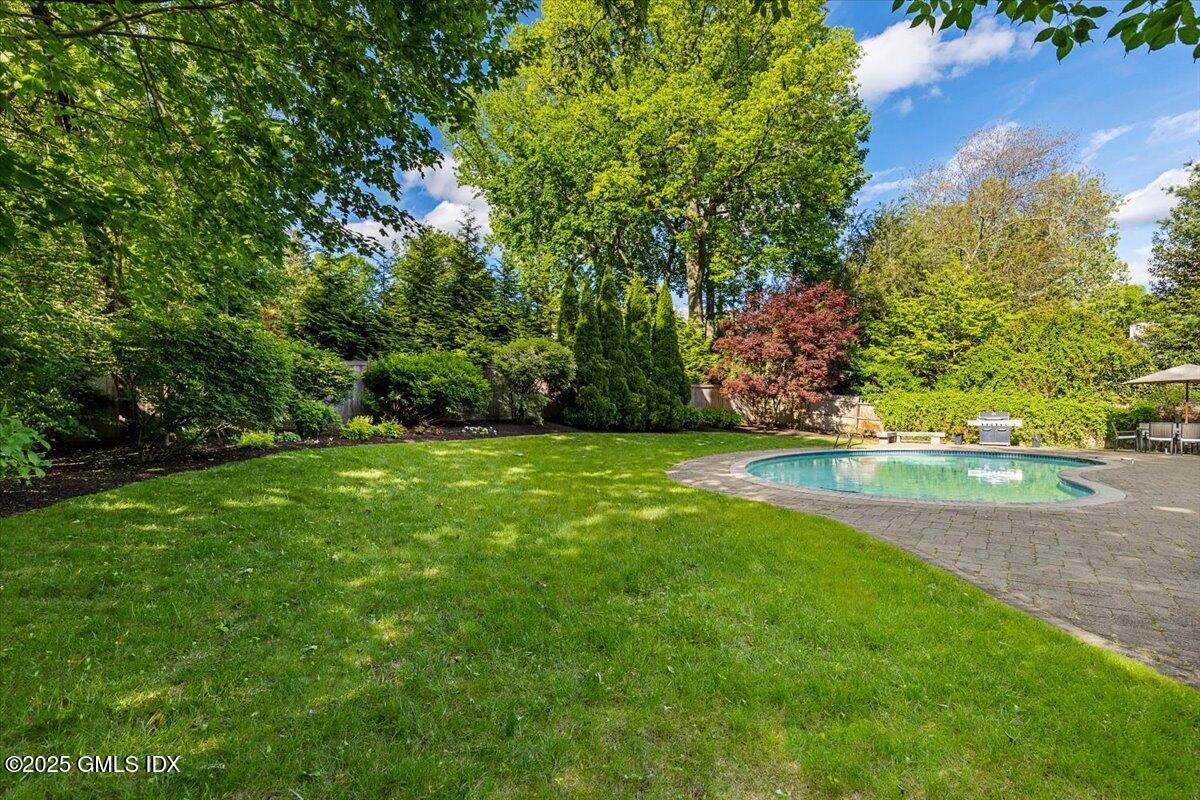76 Riverside Avenue Riverside, CT 06878 - Photo 29 of 34 Private backyard