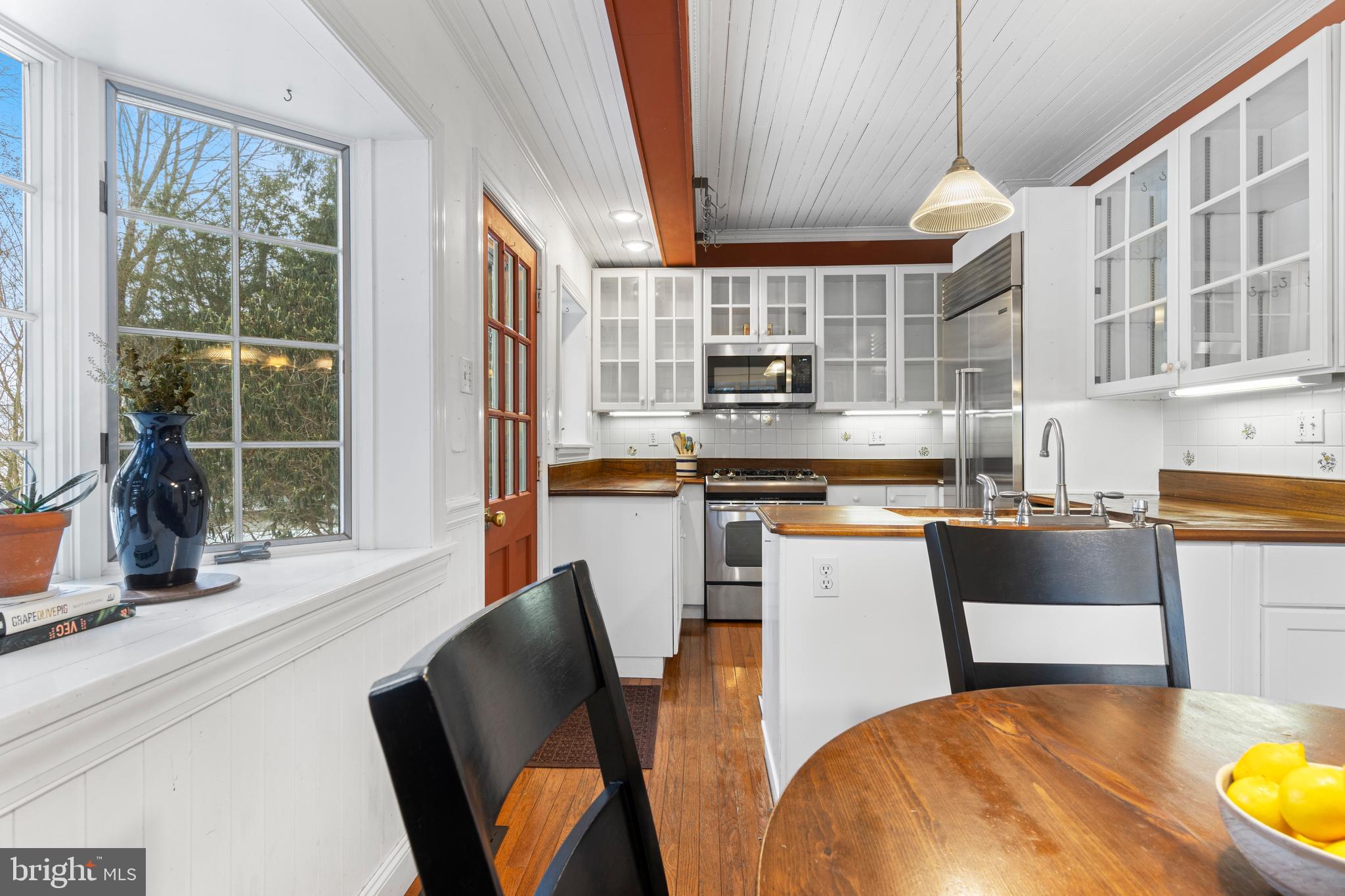 1009 Bent Road Media, PA 19063 - Photo 17 of 42 Completely Charming Kitchen