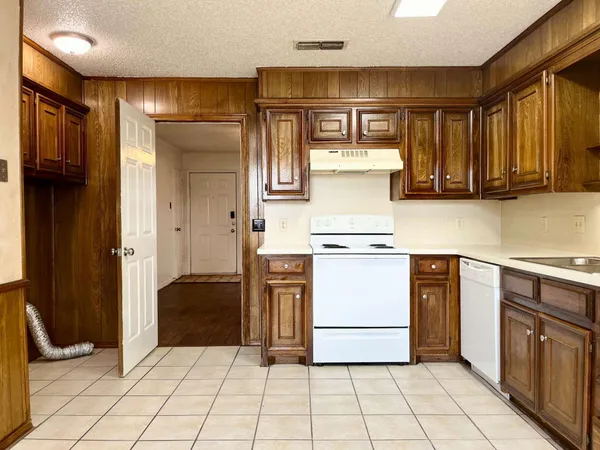 $795 | 2308 74th Street, Unit B3, Lubbock, TX 79423