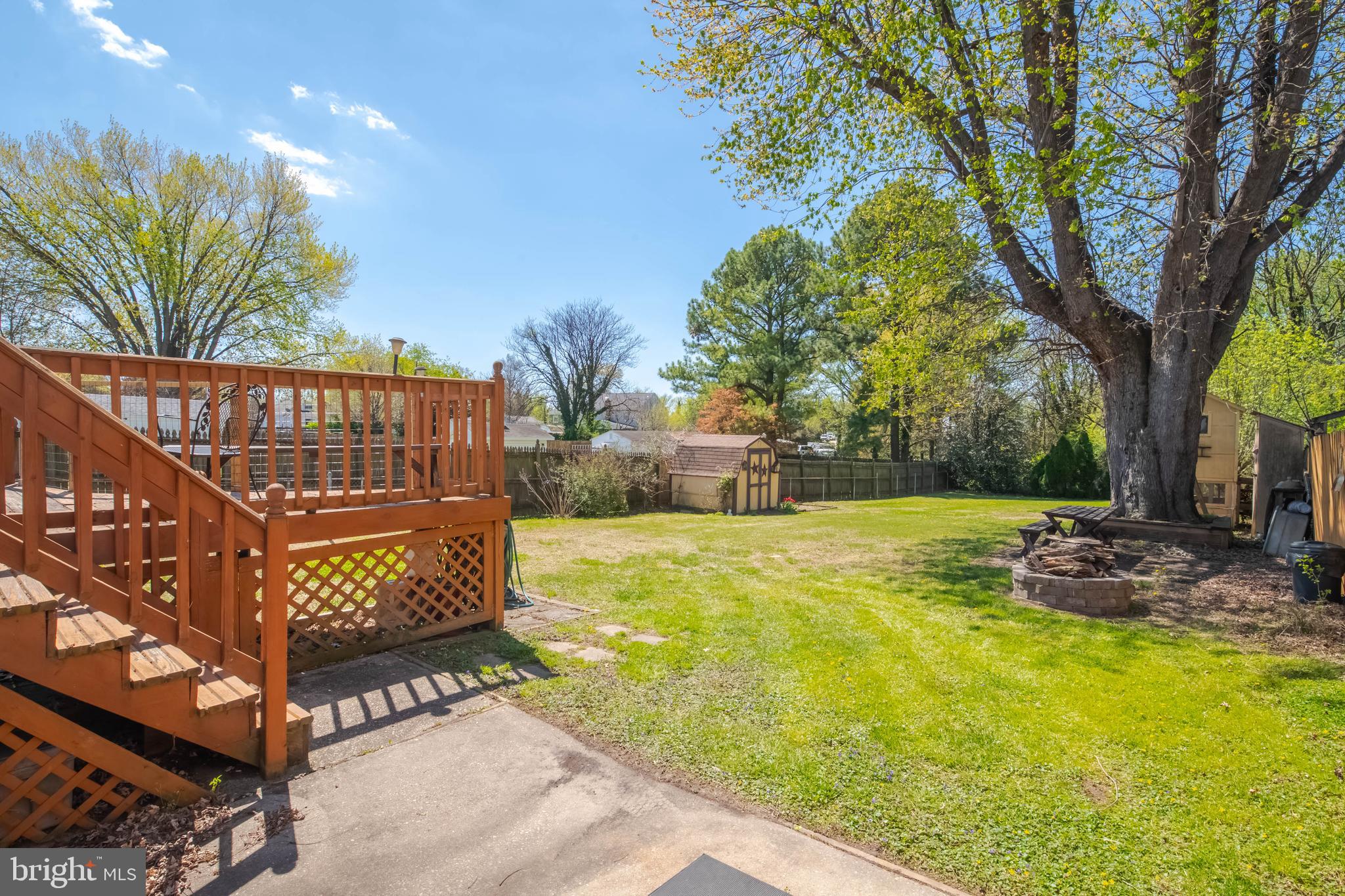 318 Lorraine Avenue Baltimore, MD 21221 - Photo 23 of 27 a view of an outdoor space with swimming pool