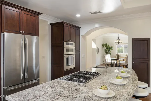 $2,499,000 | 4337 Vista Place, La Canada Flintridge, CA 91011