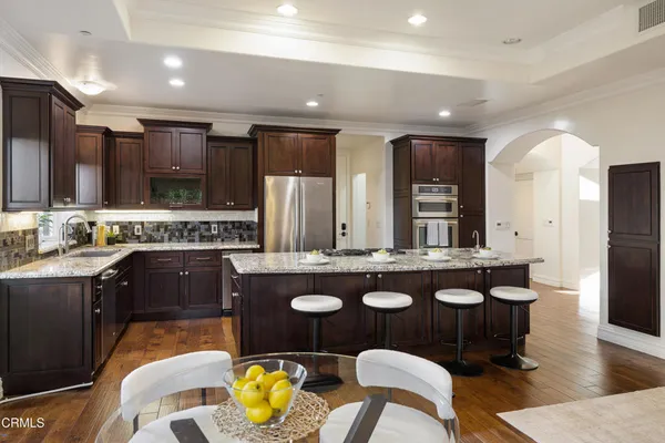 $2,499,000 | 4337 Vista Place, La Canada Flintridge, CA 91011