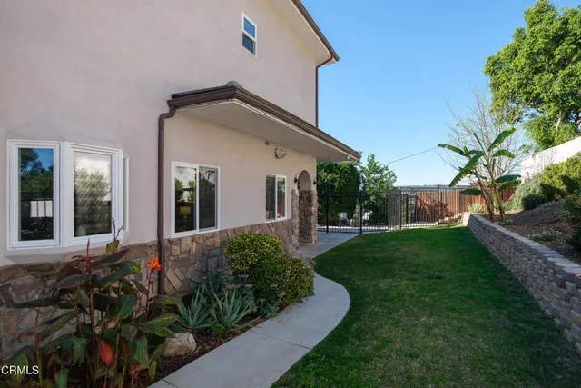 $2,499,000 | 4337 Vista Place, La Canada Flintridge, CA 91011