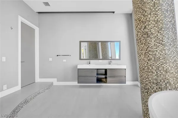 $15,000 | 3726 South Las Vegas Boulevard, Unit 3504, Las Vegas, NV 89158