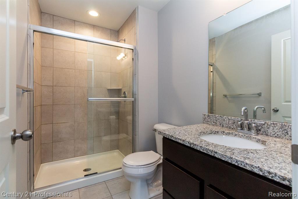 4931 Treeside Lane Troy, MI 48098 - Photo 19 of 32