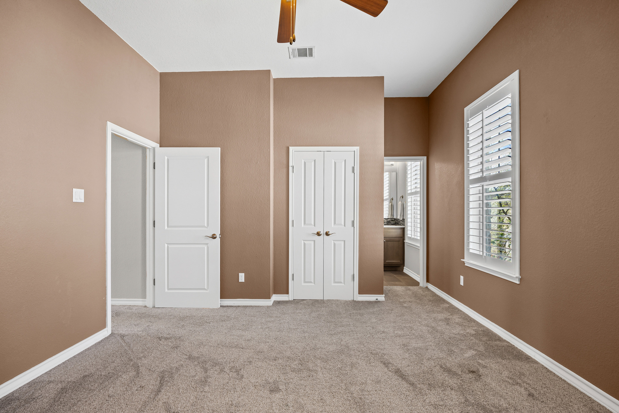 1112 Highknoll Lane Georgetown, TX 78628 - Photo 23 of 40 Bedroom # 2 with full ensuite