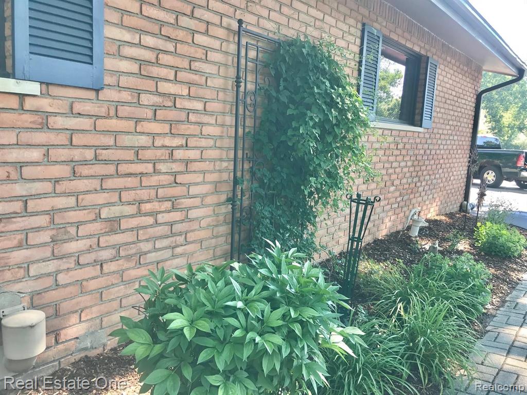 865 Viewland Drive Rochester Hills, MI 48309 - Photo 15 of 90