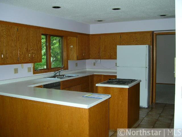 8608 Sandro Road Bloomington, MN 55438 - Photo 6 of 18
