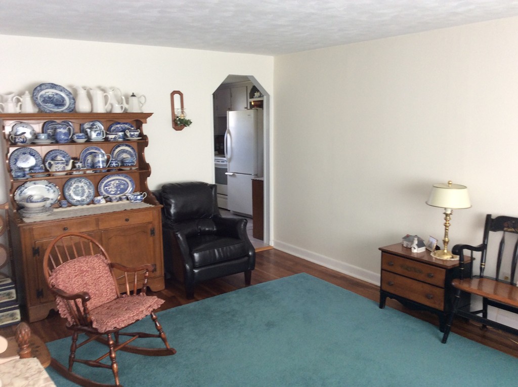87 Kerry Drive Springfield, MA 01118 - Photo 8 of 28 Gallery Image 8