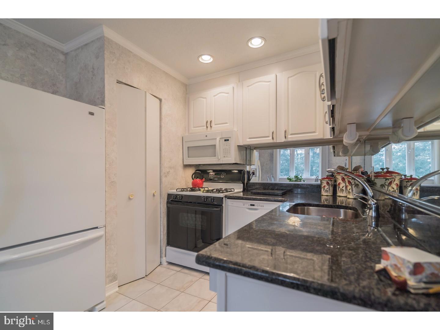 712 Warwick Road Fairless Hills, PA 19030 - Photo 8 of 25 Gallery Image 8