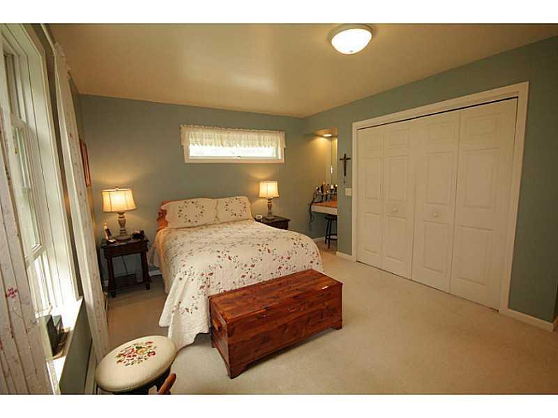 5 Yankees Way Boothbay, ME 04544 - Photo 18 of 34 Master Bedroom.