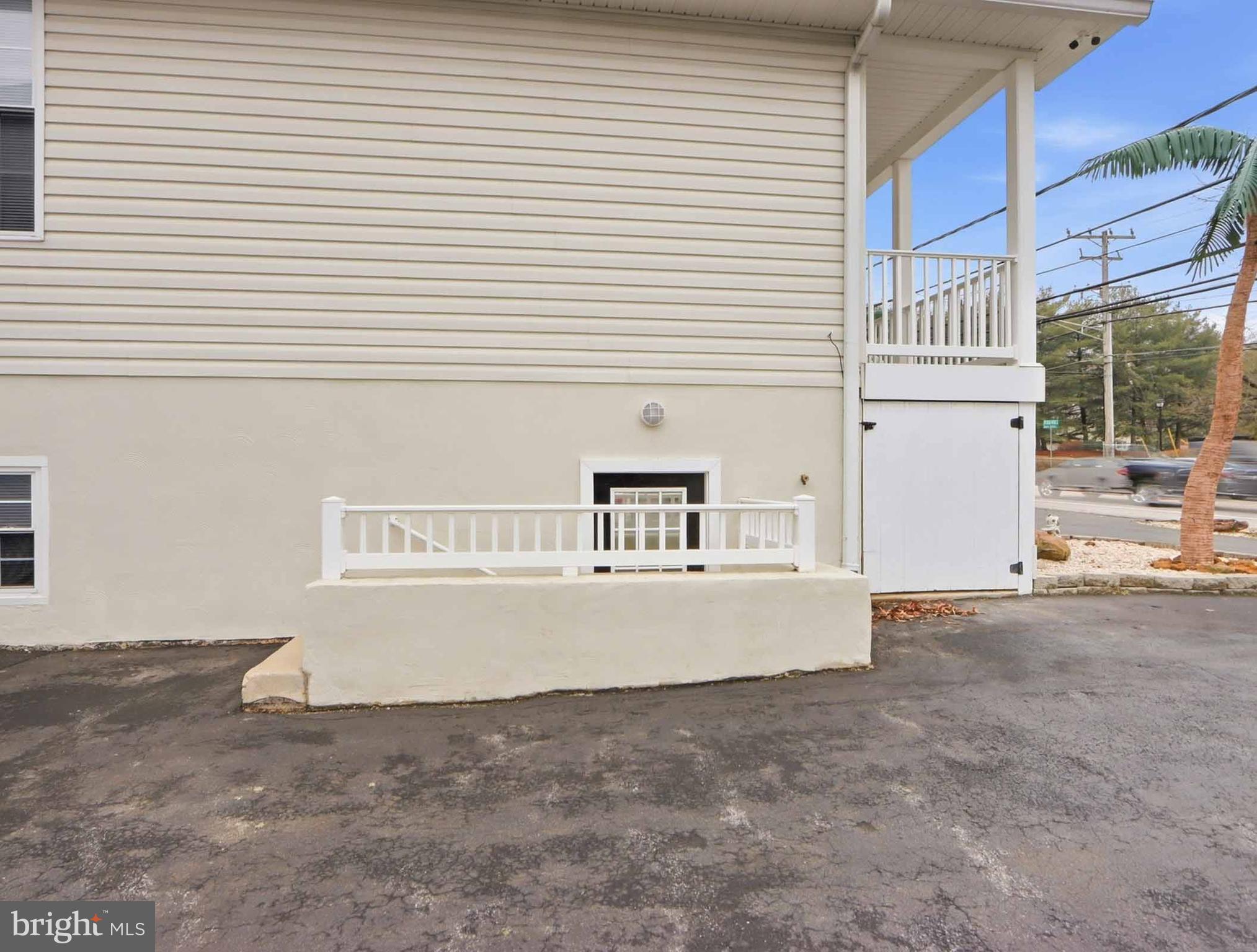 8147 Hog Neck Road Pasadena, MD 21122 - Photo 2 of 15