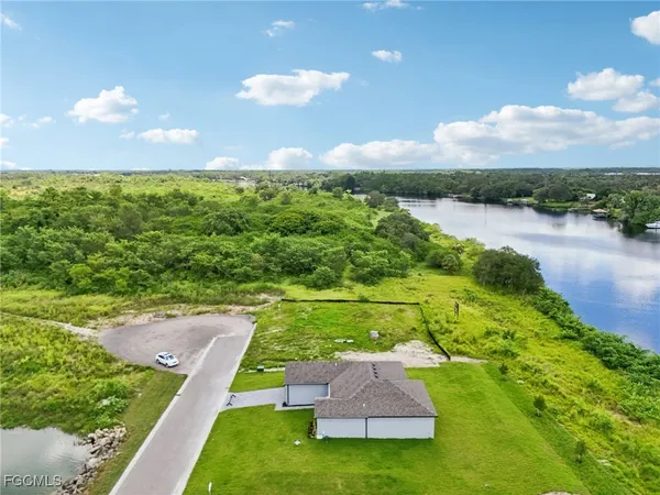 $510,900 | 923 Admiral Bull Halsey Avenue, LaBelle, FL 33935