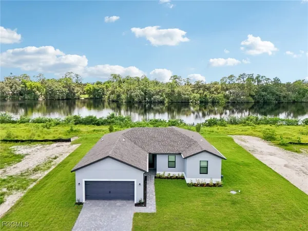 $510,900 | 923 Admiral Bull Halsey Avenue, LaBelle, FL 33935