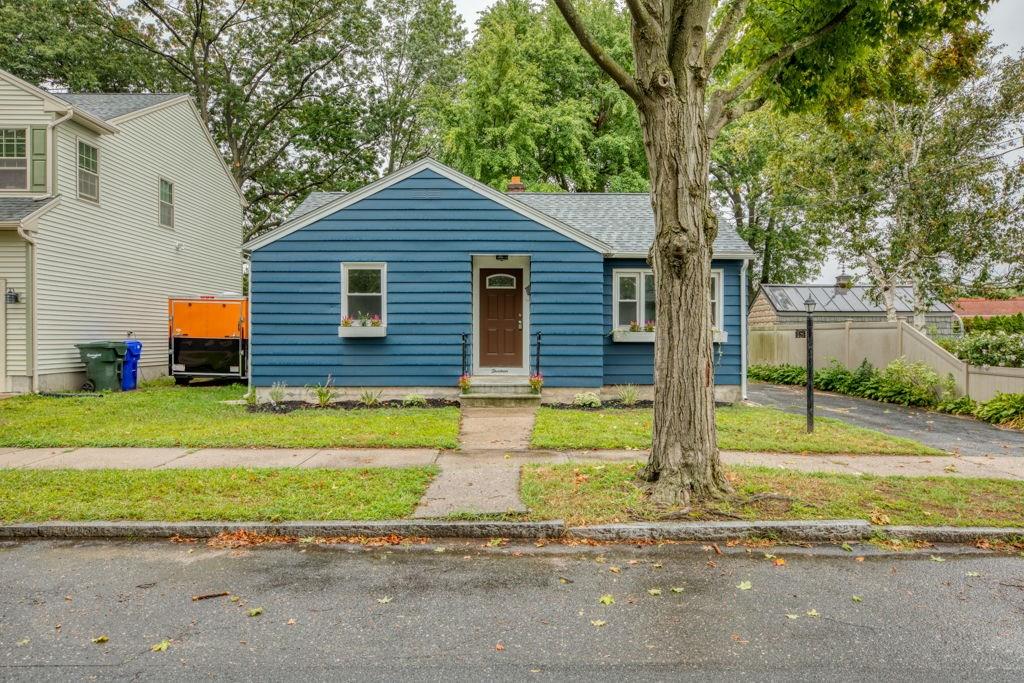 13 Notre Dame Street Springfield, MA 01104 - Photo 3 of 29
