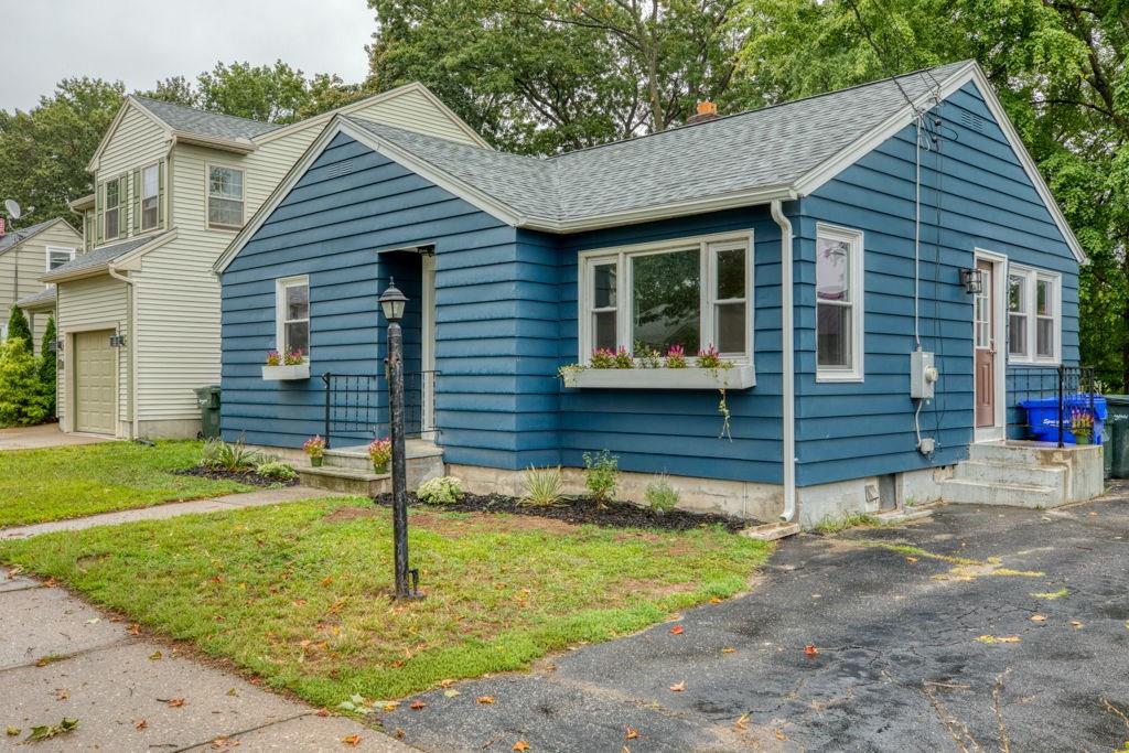 13 Notre Dame Street Springfield, MA 01104 - Photo 8 of 29