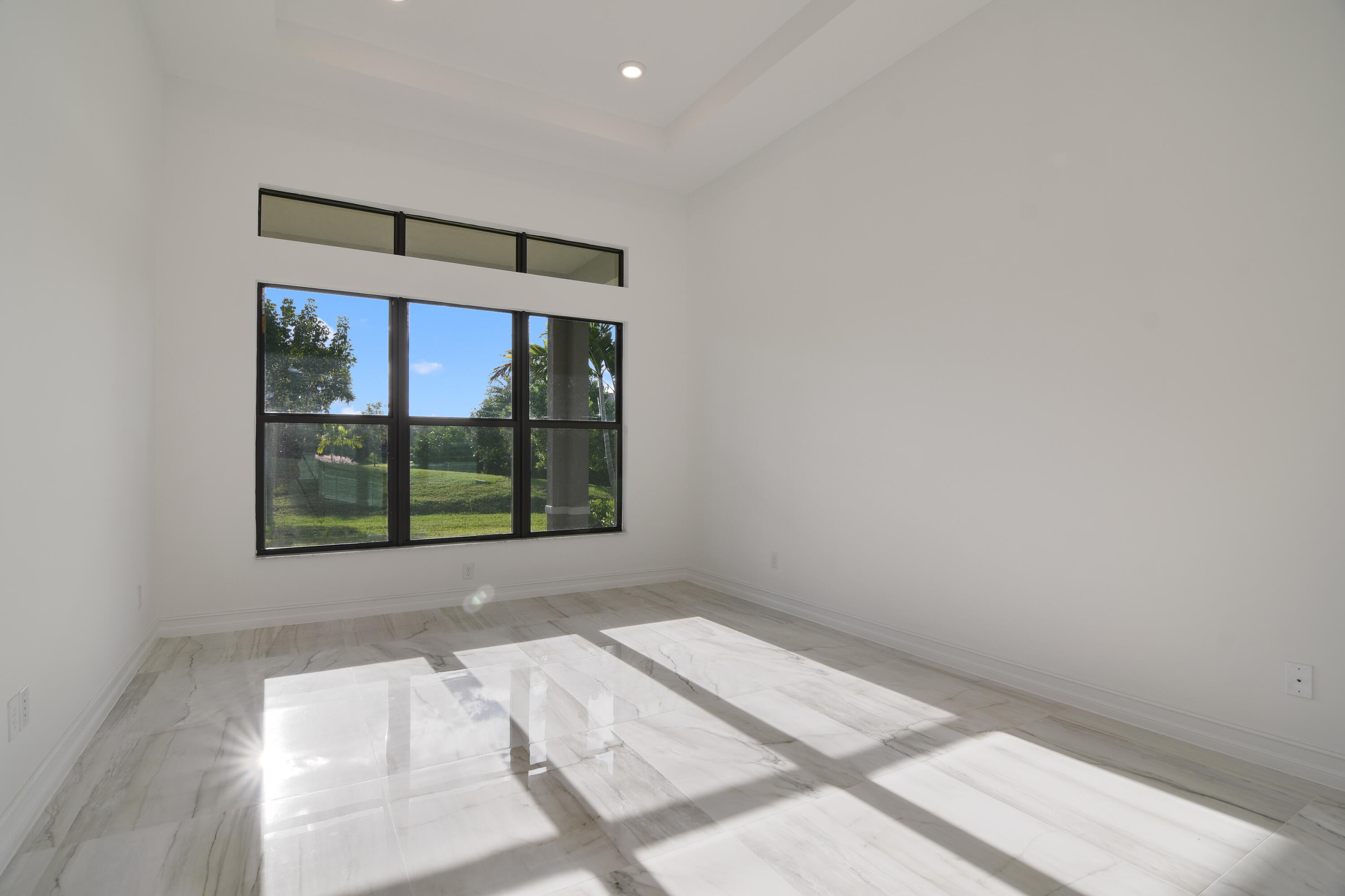 8827 Leon Circle, Unit 286 Parkland, FL 33076 - Photo 23 of 34 an empty room with a window