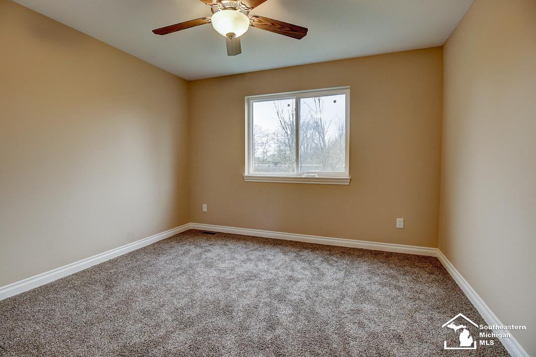 772 Sarah Milan, MI 48160 - Photo 24 of 38 50011908-23.JPG