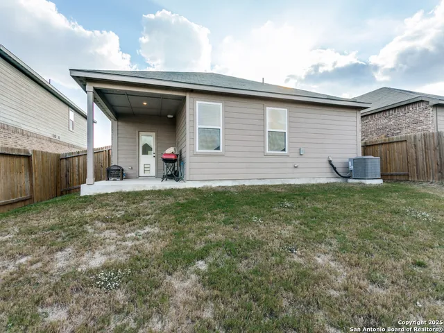 a front view of house with yard