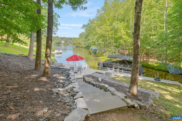 $895,000 | 27 Kingswood Road, Palmyra, VA 22963