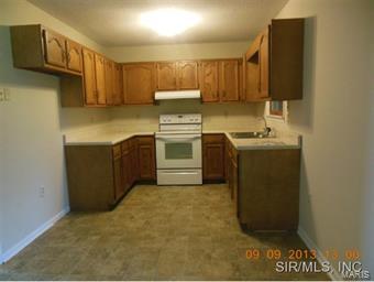 7429 Lobo Road Alton, IL 62002 - Photo 2 of 18