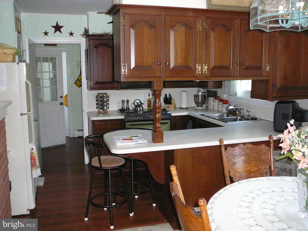 24 Quaker Hills Road Lancaster, PA 17603 - Photo 2 of 15 Gallery Image 2