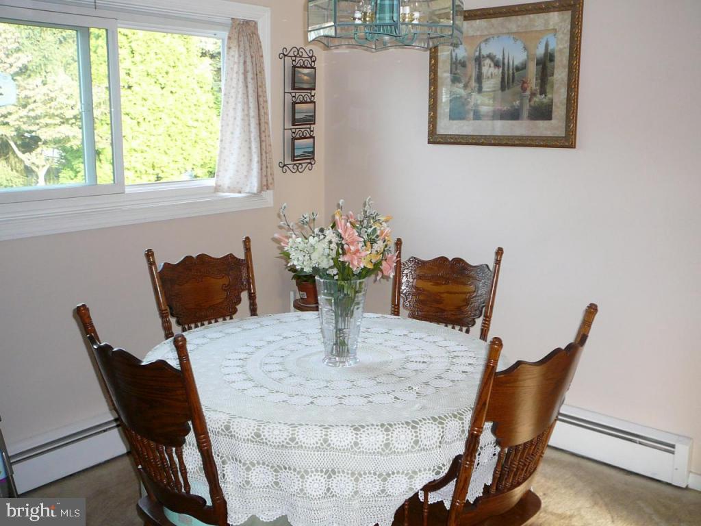24 Quaker Hills Road Lancaster, PA 17603 - Photo 3 of 15 Gallery Image 3