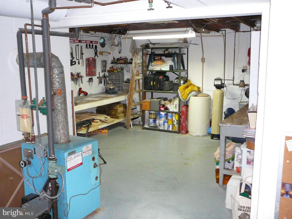 24 Quaker Hills Road Lancaster, PA 17603 - Photo 10 of 15 Gallery Image 10