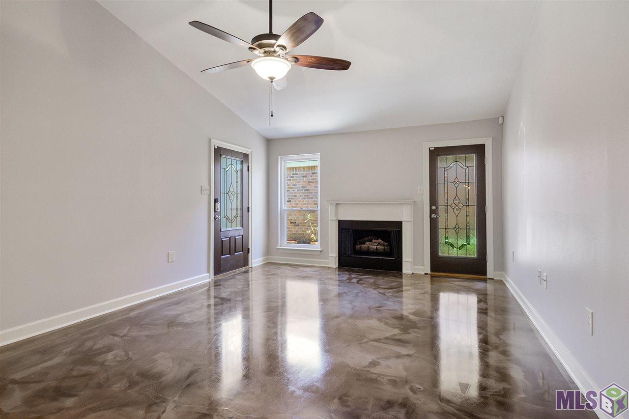 2102 Maple Ridge Avenue Baton Rouge, LA 70816 - Photo 2 of 11