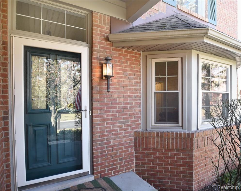 271 Marmoor Court Rochester, MI 48309 - Photo 2 of 30 Welcome!