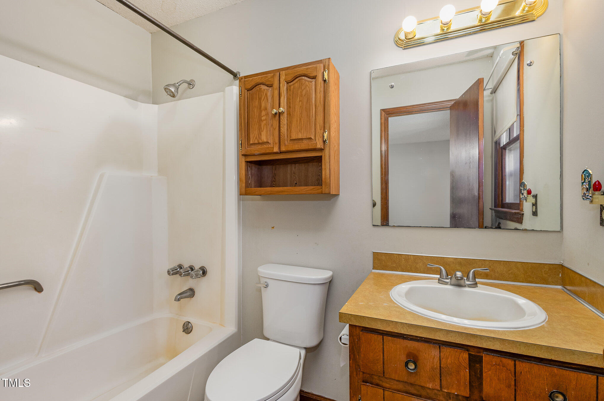 5315 Cole Mill Road Durham, NC 27705 - Photo 12 of 16 Primary Bath