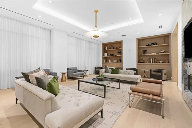 $1,550,000 | 100 Shawmut Avenue, Unit 309, Boston, MA 02118