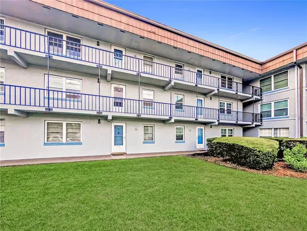 $82,000 | 333 North Lake Howard Drive, Unit 212A, Winter Haven, FL 33880