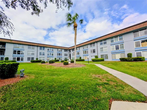 $82,000 | 333 North Lake Howard Drive, Unit 212A, Winter Haven, FL 33880