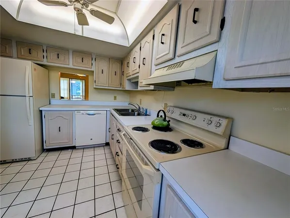 $82,000 | 333 North Lake Howard Drive, Unit 212A, Winter Haven, FL 33880