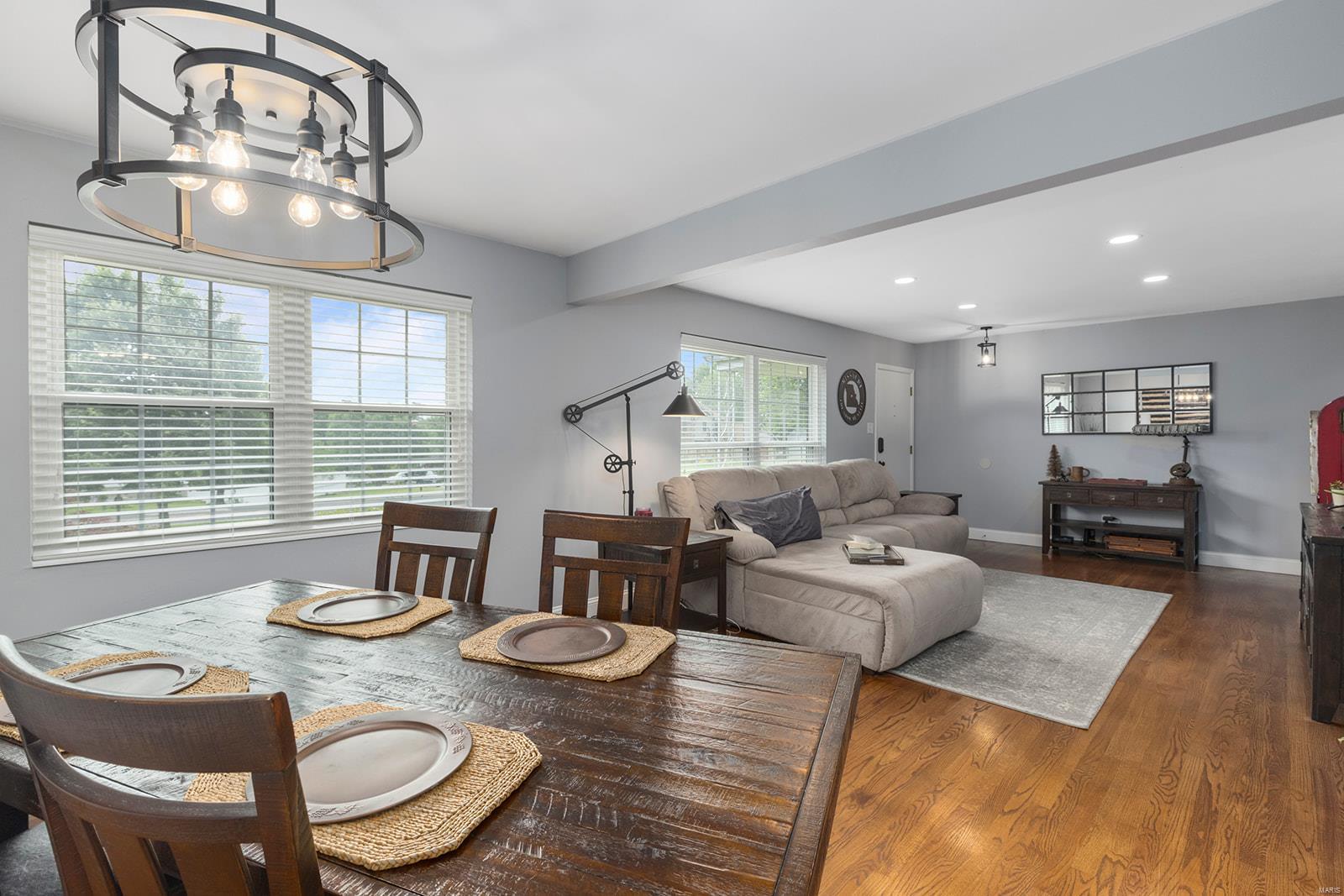 4940 Theiss Road St. Louis, MO 63128 - Photo 3 of 21 Gallery Image 3