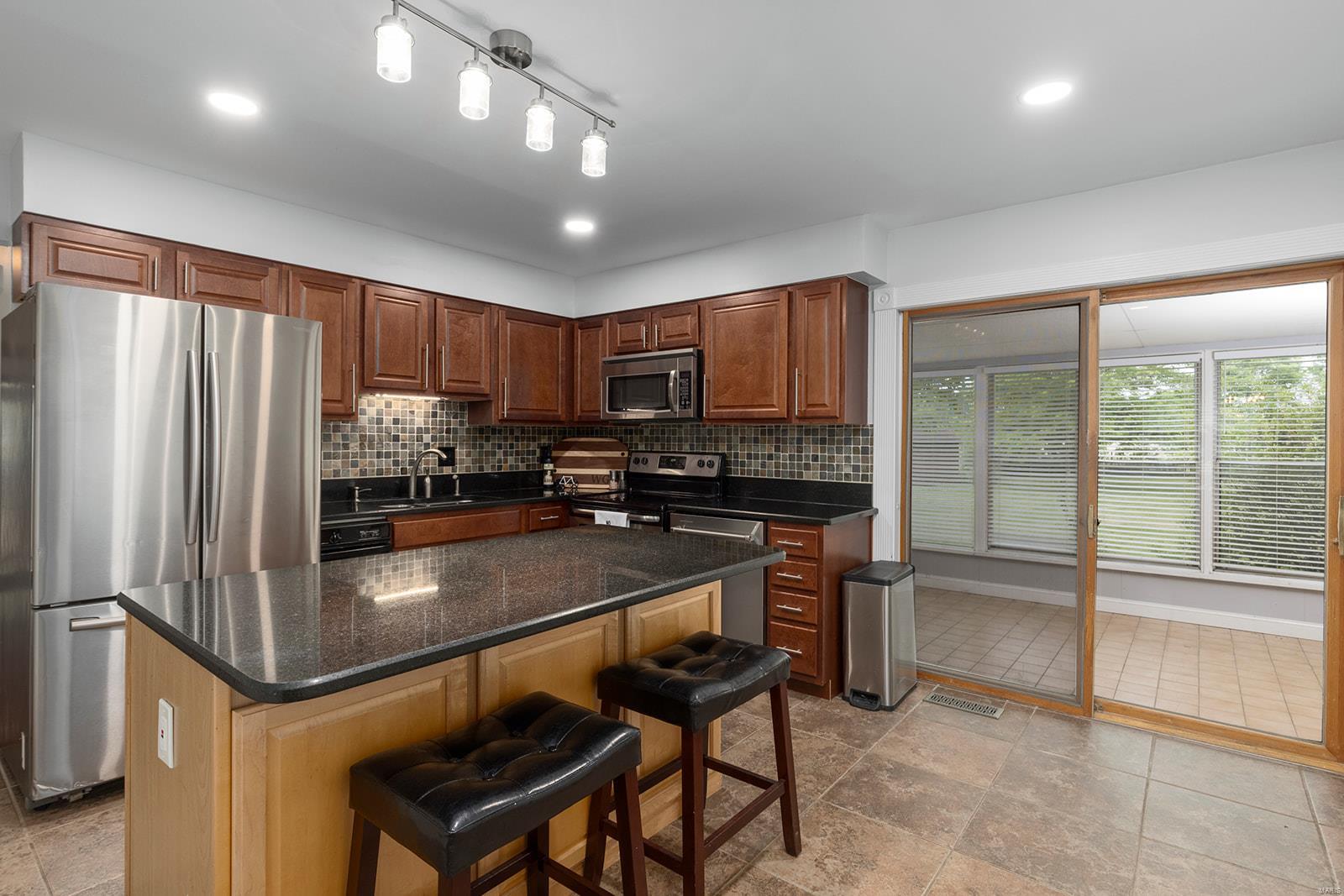 4940 Theiss Road St. Louis, MO 63128 - Photo 4 of 21 Gallery Image 4