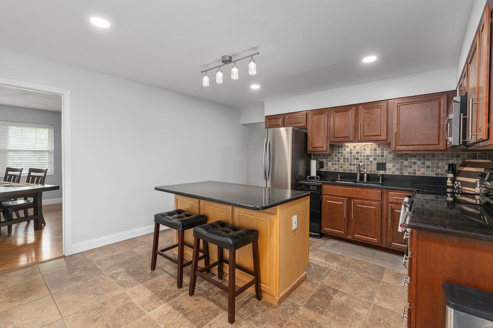 4940 Theiss Road St. Louis, MO 63128 - Photo 7 of 21 Gallery Image 7