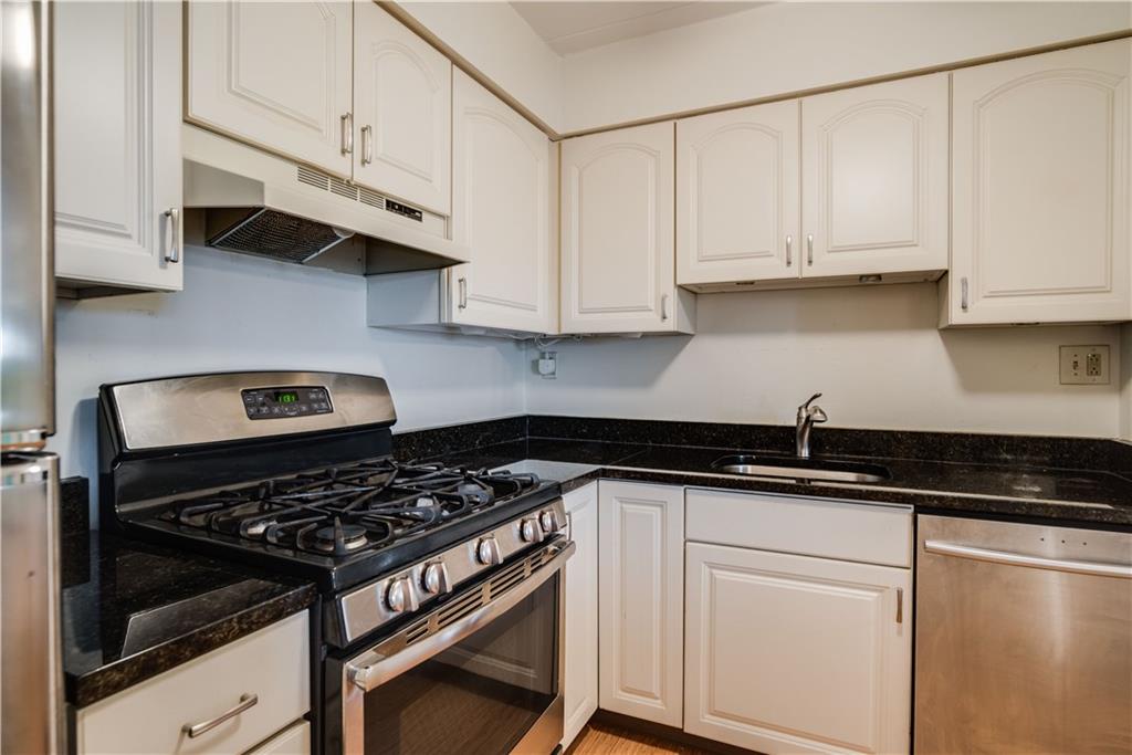 5 Bayard Road, Unit 607 Pittsburgh, PA 15213 - Photo 5 of 20 Gallery Image 5