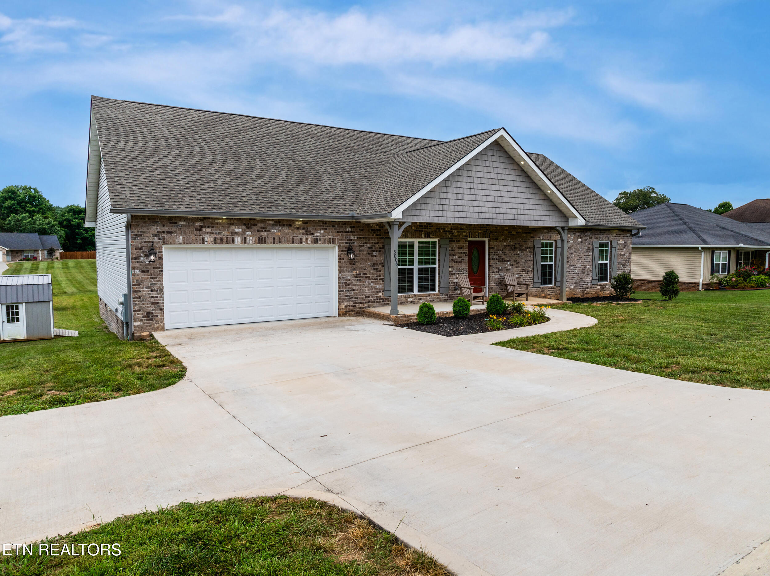 5006 Morganton Road Greenback, TN 37742 - Photo 2 of 45 003