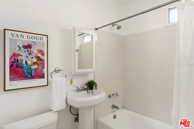 $1,249,000 | 3220 Garden Avenue, Los Angeles, CA 90039