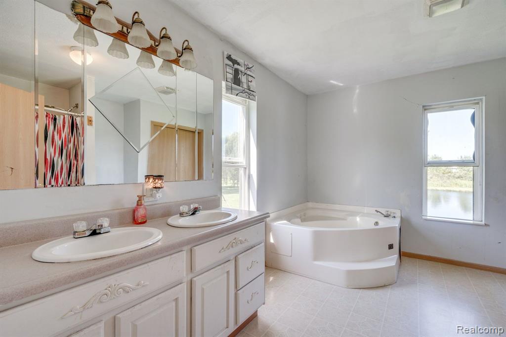 6066 Marsh Road Marine City, MI 48039 - Photo 16 of 33 Gallery Image 16