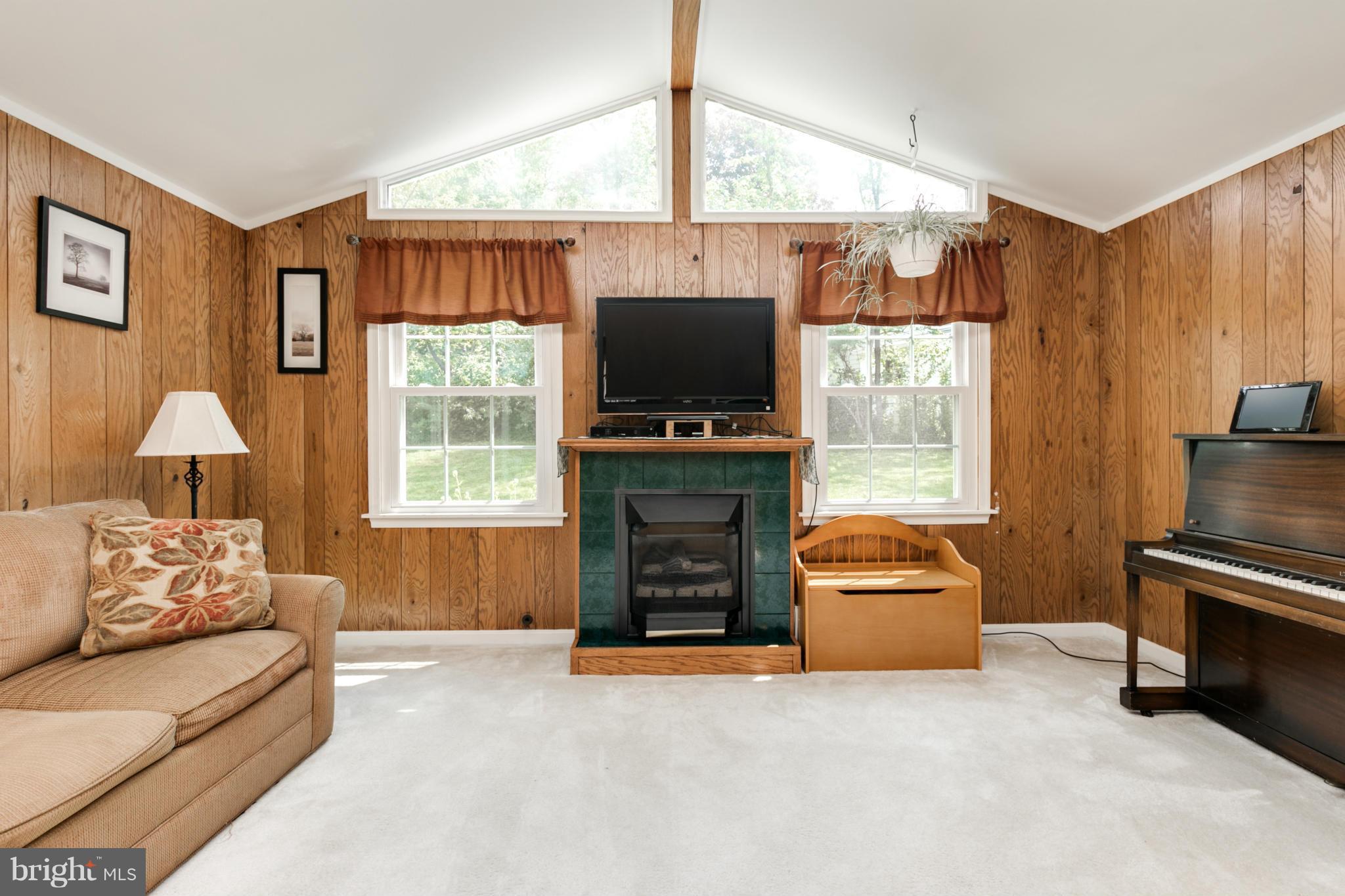802 West Poplar Road Sterling, VA 20164 - Photo 12 of 29 Large family room addition