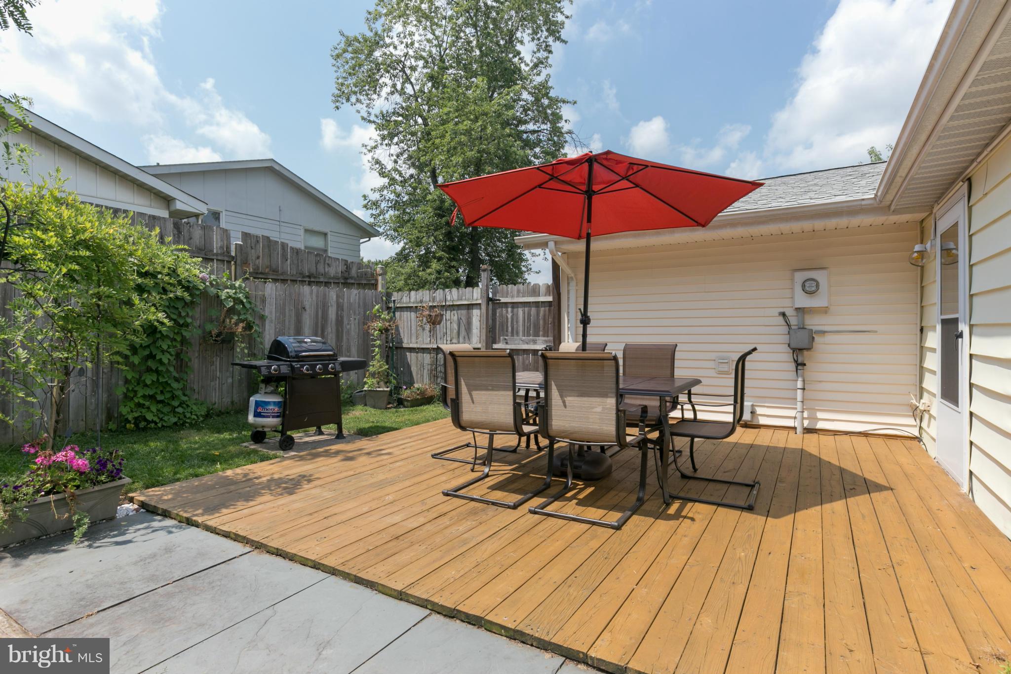 802 West Poplar Road Sterling, VA 20164 - Photo 25 of 29 Exterior (Rear)