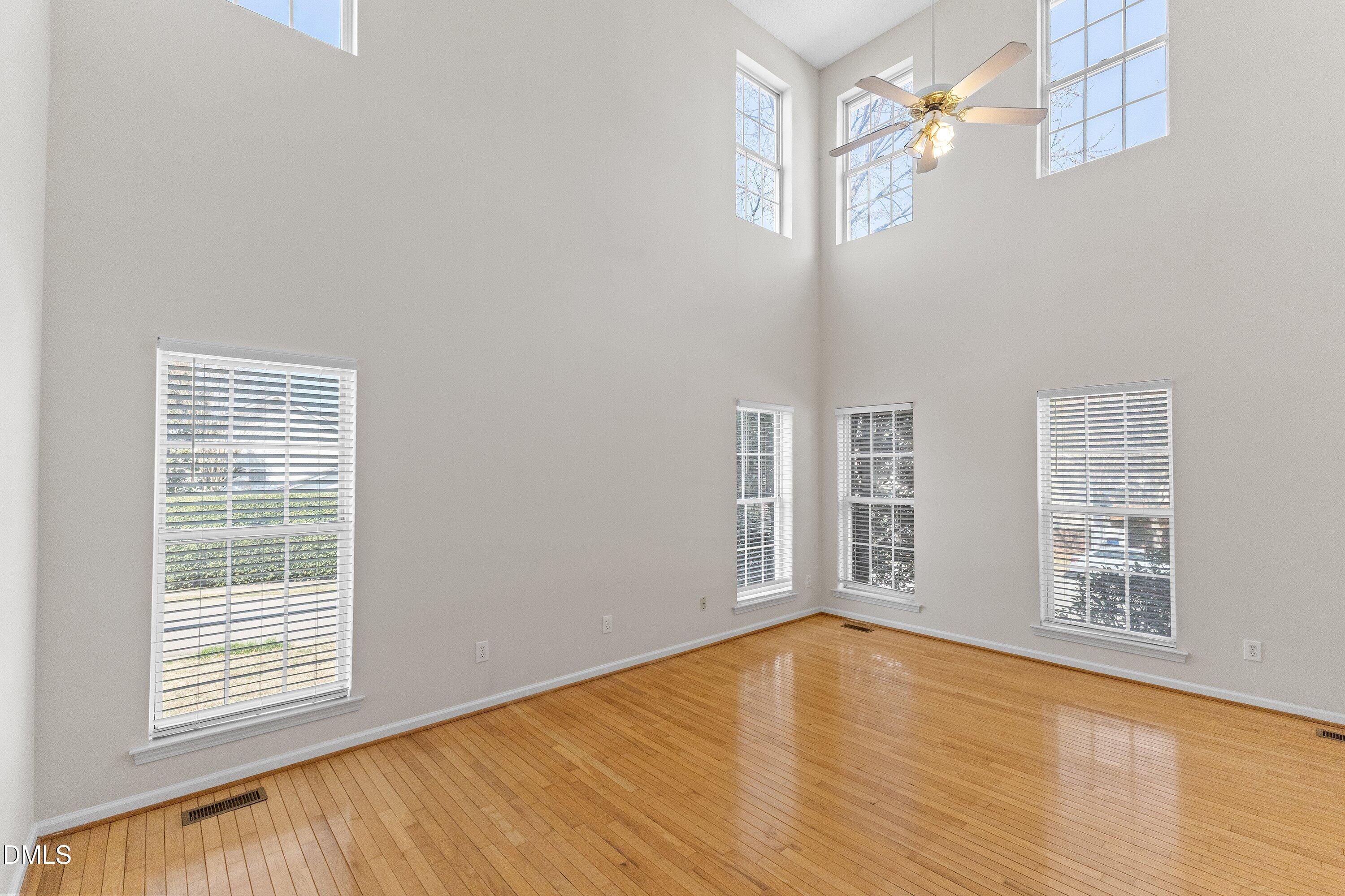 4717 Delta Lake Drive Raleigh, NC 27612 - Photo 9 of 45 09-4717 Delta Lake Dr _9202