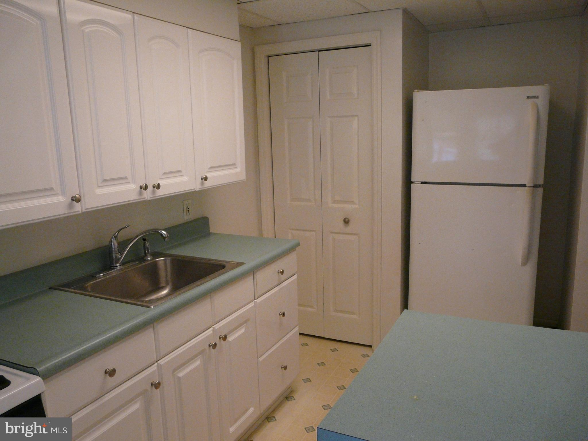 2823 Creston Road Dundalk, MD 21222 - Photo 7 of 20 Kitchen