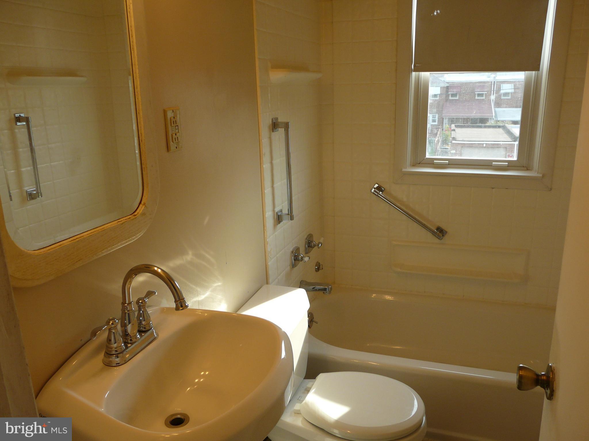 2823 Creston Road Dundalk, MD 21222 - Photo 8 of 20 Bath