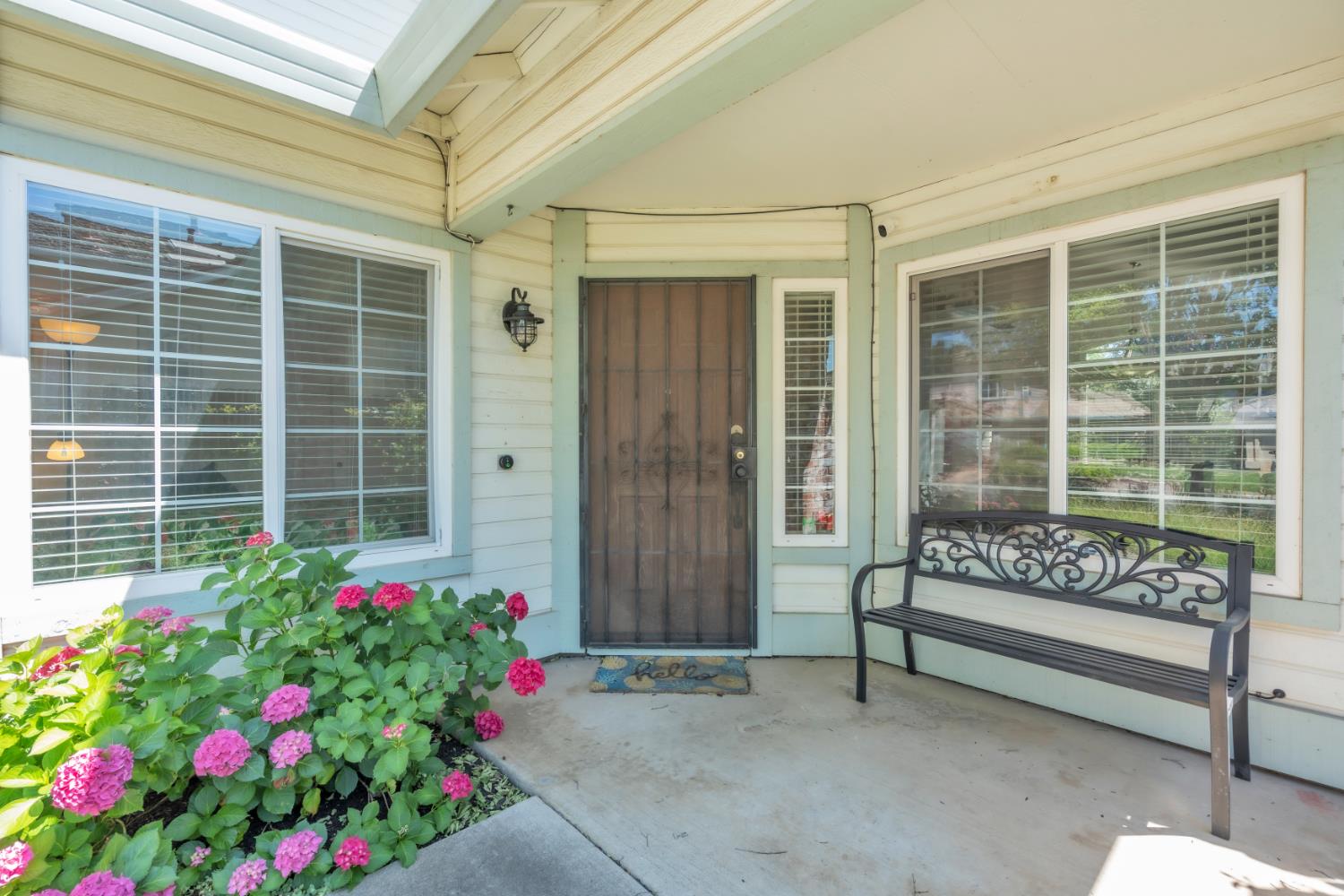 4004 Simi Valley Way Antelope, CA 95843 - Photo 6 of 44