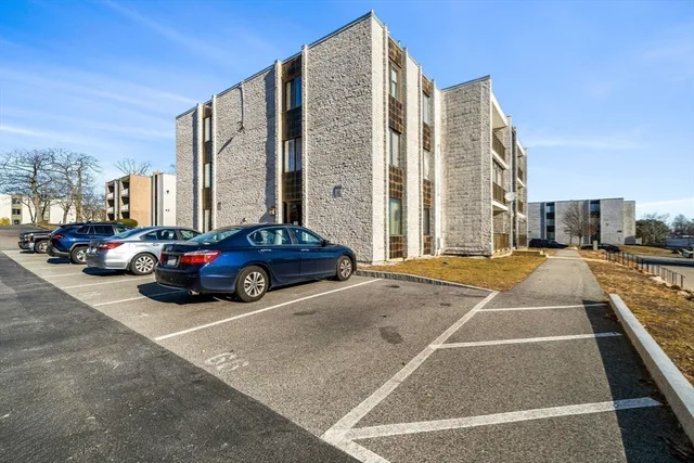 $385,000 | 30 Skyline Drive, Unit 6, Braintree, MA 02184